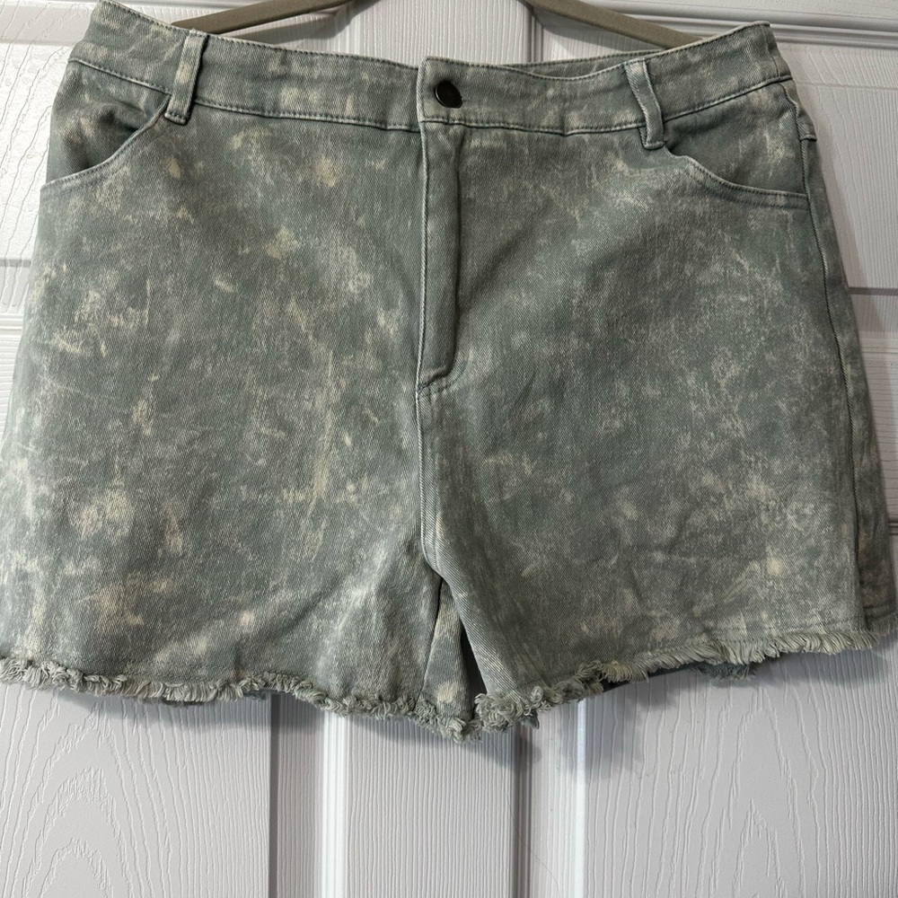 NWT Mystree Green High-Waisted Jean Shorts
